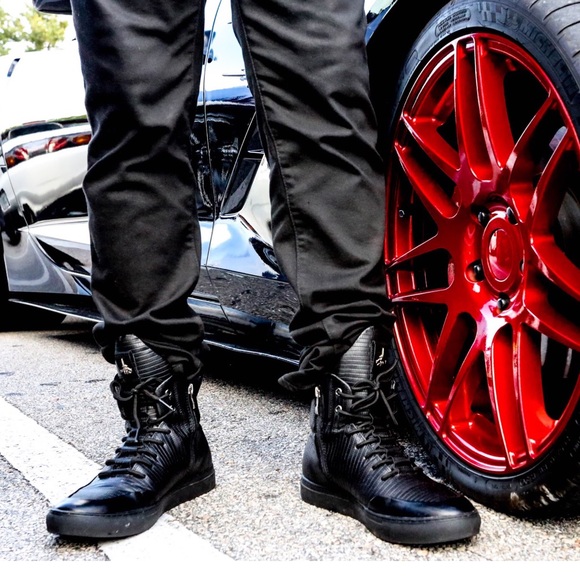 HIGH TOP LUXURY SNEAKER - Picture 2 of 2